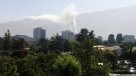 Incendio destruyó una vivienda y quemó tres vehículos en Peñalolén