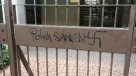 Polonia pide explicaciones a Israel por esvástica pintada en su embajada en Tel Aviv
