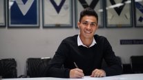 Pablo Galdames firmó el contrato que lo liga por tres años a Vélez Sarfield