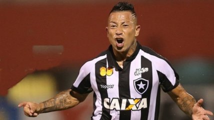 El golazo de Leonardo Valencia en clasificación de Botafogo a octavos de la Copa Sudamericana