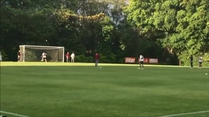 Colo Colo hizo trabajos de definición en su primera práctica en Sao Paulo