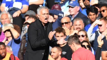 La desatada reacción de José Mourinho tras provocación de asistente de Chelsea