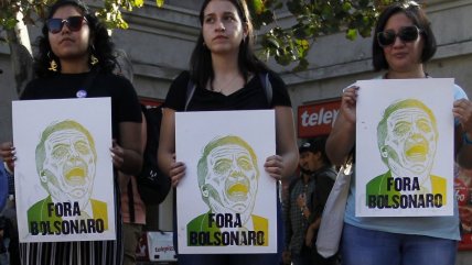  Agrupaciones protestaron contra la visita de Bolsonaro a Chile  
