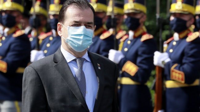  Gobierno rumano afronta una moción de censura por su gestión durante pandemia  