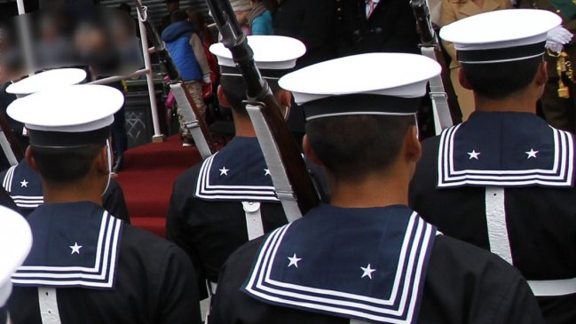   Gobierno ordenó sumario en la Armada por reseña homofóbica en revista institucional 
