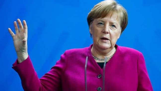   Entre aplausos, Merkel se despidió de la UE tras 107 cumbres 
