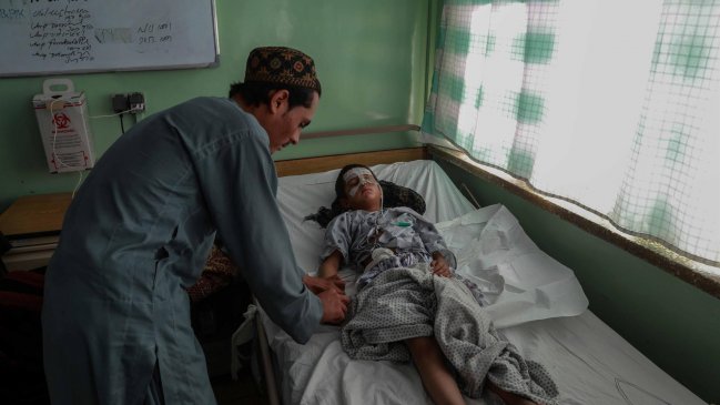  Seis niños murieron tras detonar bomba en Afganistán  