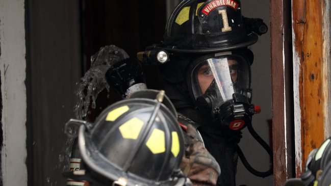   Iquique: Bomberos evacuó la Universidad Arturo Prat por fuerte olor a gas 