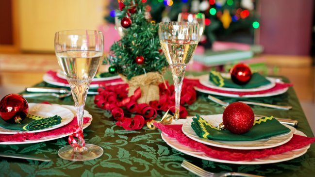   Mujer genera controversia al cobrarle a su familia por la cena de navidad 