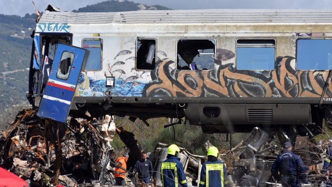   Grecia: Acaban trabajos de rescate con decenas de desaparecidos tras choque de trenes 