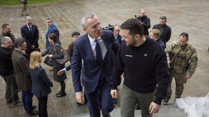  El secretario general de la OTAN visita Ucrania por primera vez  