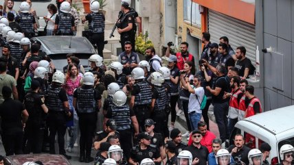   Marcha por el orgullo trans terminó con la detención de diez activistas en Turquía 