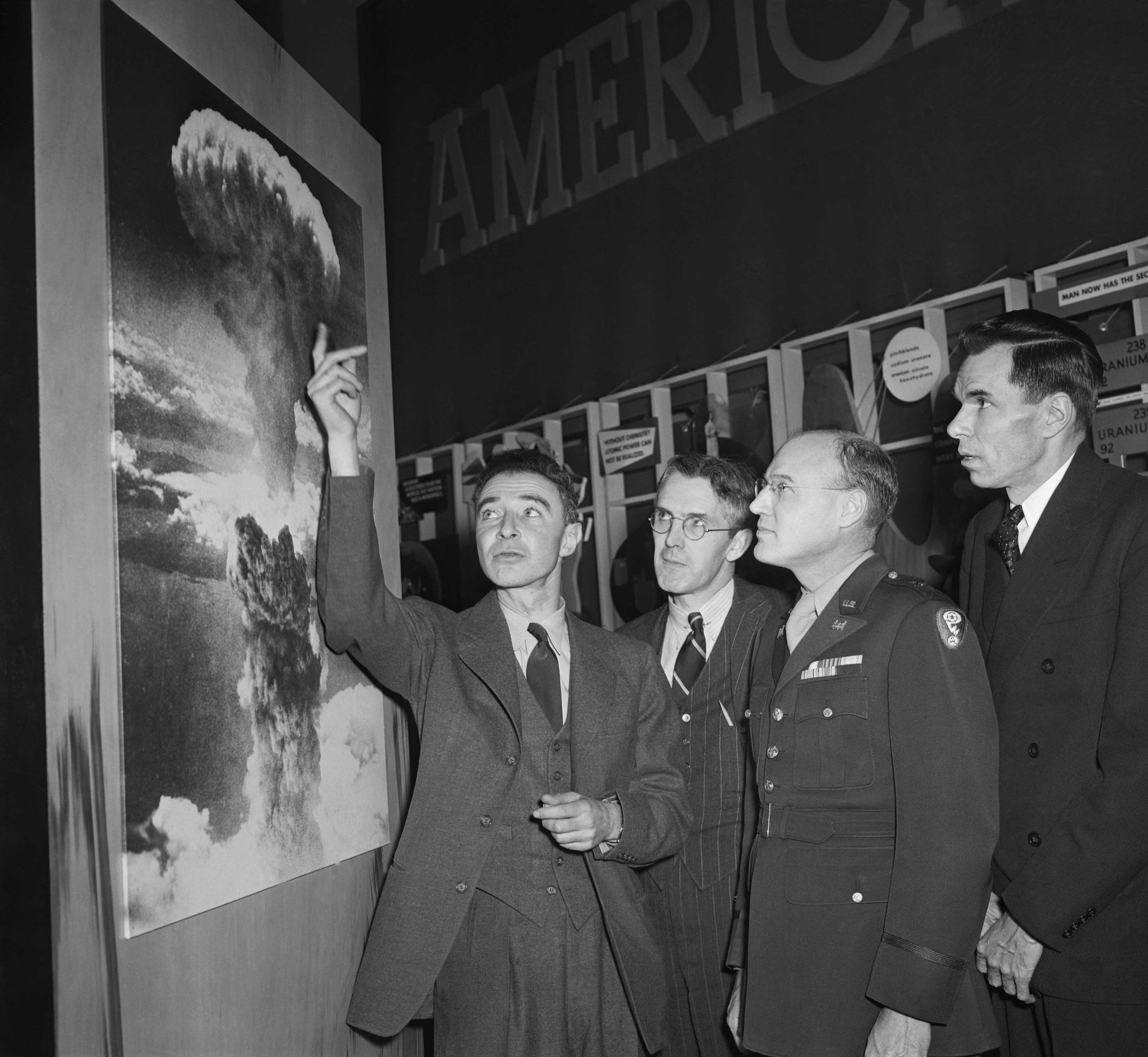 J. Robert Oppenheimer en el proyecto Manhattan