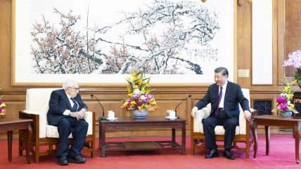   Xi Jinping se reunió en Pekín con Henry Kissinger, el 