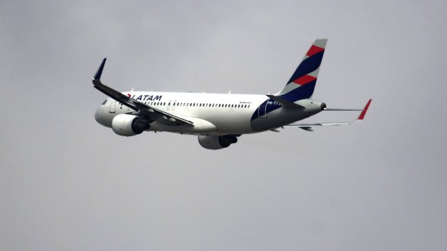   Piloto de Latam murió tras descompensarse en vuelo Miami-Santiago 