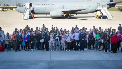 Entre lágrimas y cantos: Así fue el regreso de los chilenos evacuados desde Israel  