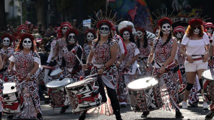  México celebró el Día de Muertos con megadesfile de calaveras en su capital  