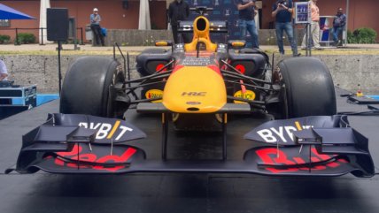   Automóvil de la Fórmula 1 se exhibió en la Usach 