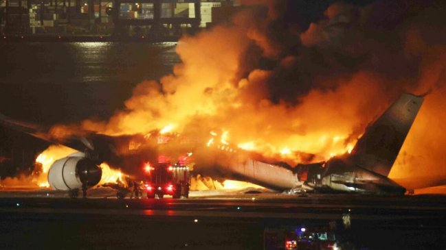   Tokio: Avión de los guardacostas no tenía autorización para entrar en la pista 