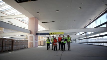  Ministra del MOP visitó las obras de ampliación del Aeropuerto de Santiago 