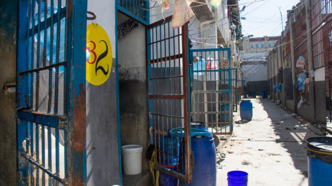   Casi todos los presos se fugaron de la cárcel de Puerto Príncipe tras asalto de bandas armadas 