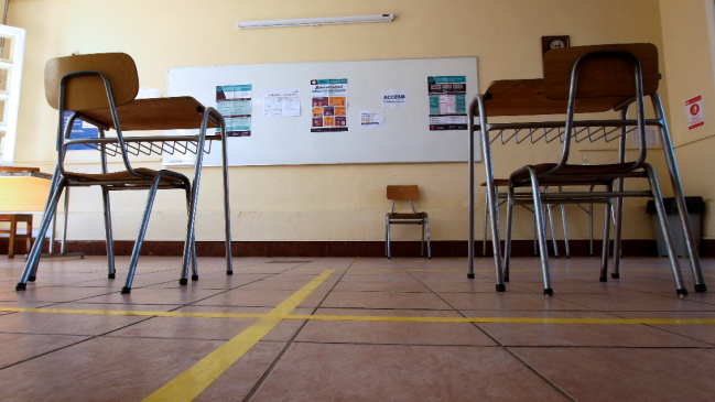   Profesores de 12 colegios de Atacama inician paro en vísperas del inicio del año escolar 