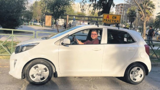   Luis Slimming inició curso para conducir auto: 
