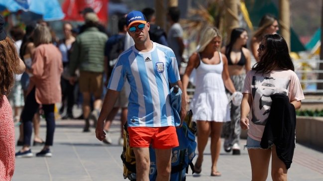   ¿Se invierten los papeles?: Argentinos viajan a Chile para realizar compras 