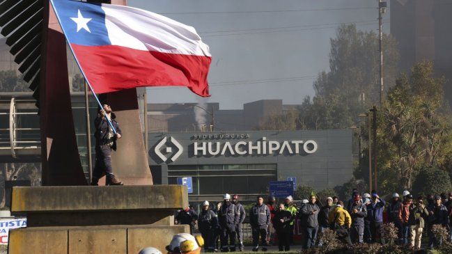  Huachipato: Barricadas afuera de la empresa dejan cinco detenidos  