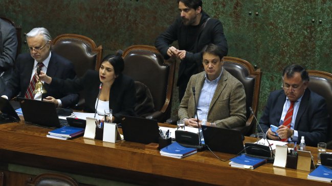  Cámara Baja: Oposición prevé derrota de censura contra la mesa directiva  