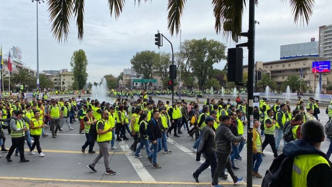   Trabajadores de Concepción protestan en apoyo a portuarios de Coronel paralizados desde marzo 