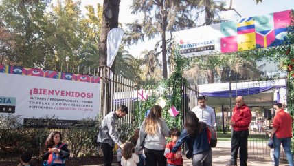  Feria celebra el día del libro con más de 50 autores en Providencia  