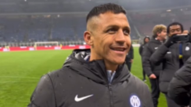   La alegría de Alexis Sánchez en las celebraciones de Inter de Milán 