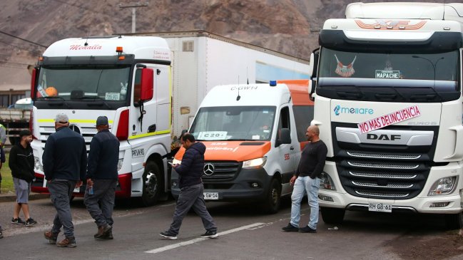   Diputado PC pide suspender permisos de circulación como castigo a bloqueos camioneros 