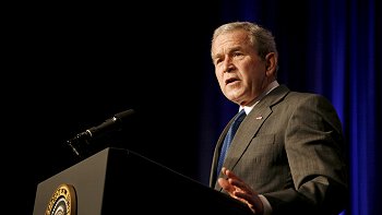   Bush aseguró que ayuda de EE.UU. contra el sida contribuye a derrotar el extremismo 