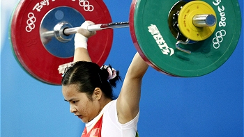   China obtuvo su primera medalla de oro gracias a la halterofilia femenina 
