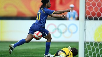   Ronaldinho encabezó la fiesta brasileña ante Nueva Zelanda 