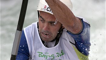   Chileno McCandless rozó la clasificación en el canotaje de aguas rápidas 