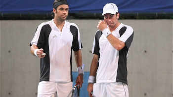   Massú y González se mostraron decepcionados tras quedar eliminados en el dobles 