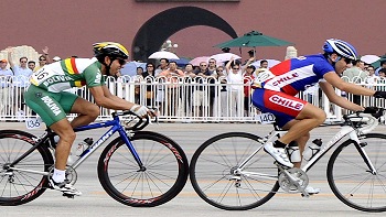   Entrenador del ciclismo chileno defendió férreamente estrategia de Almonacid en Beijing 