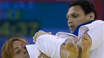   Judoca brasileña Edinanci Silva: una década explicando que es mujer 