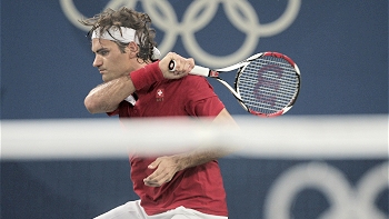   Roger Federer vio terminar su sueño dorado en Beijing a manos de James Blake 