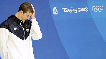   Michael Phelps cumplió la primera meta: igualó a Mark Spitz 
