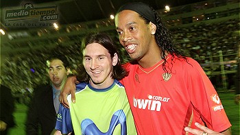   Messi y Ronaldinho ponen en juego su amistad y el oro en semifinal de miedo 