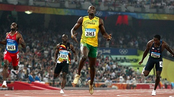   Usain Bolt volvió a estremecer Beijing 