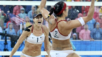   Estados Unidos revalidó la medalla de oro en el voleibol playa femenino 