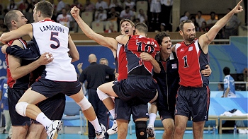   EE.UU. extendió su predominio en el voleibol olímpico y enfrentará a Brasil por el oro 