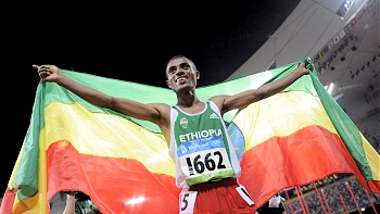   Etíope Kenenisa Bekele monopolizó las pruebas de fondo en Beijing 
