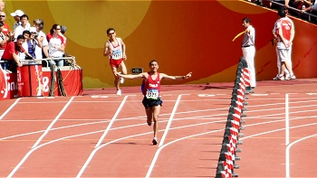   Roberto Echeverría cumplió con un 49º lugar en el maratón olímpico 