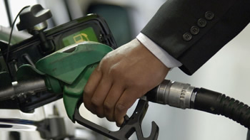 Brasileños crearon sistema para que vehículos a gasolina funcionen con etanol